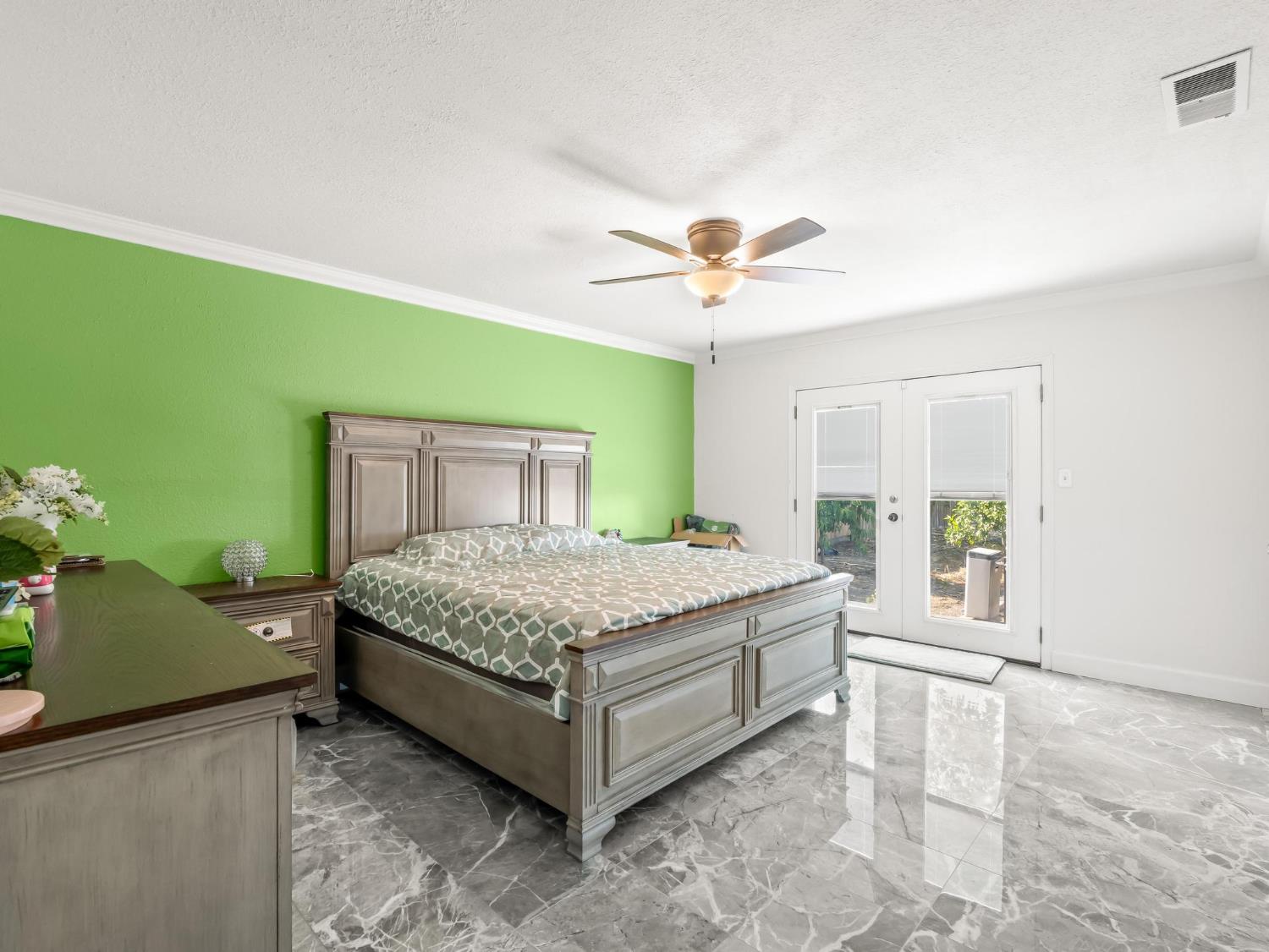 6110 W Nebraska Ave, Caruthers, CA 93609