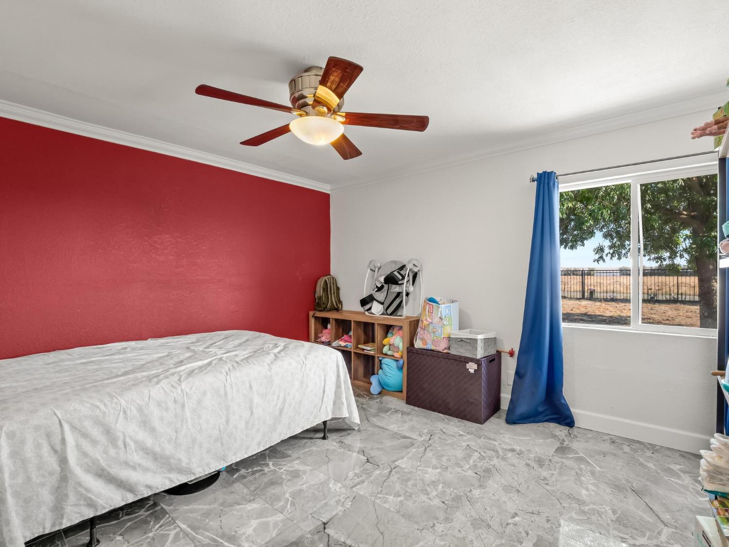 6110 W Nebraska Ave, Caruthers, CA 93609
