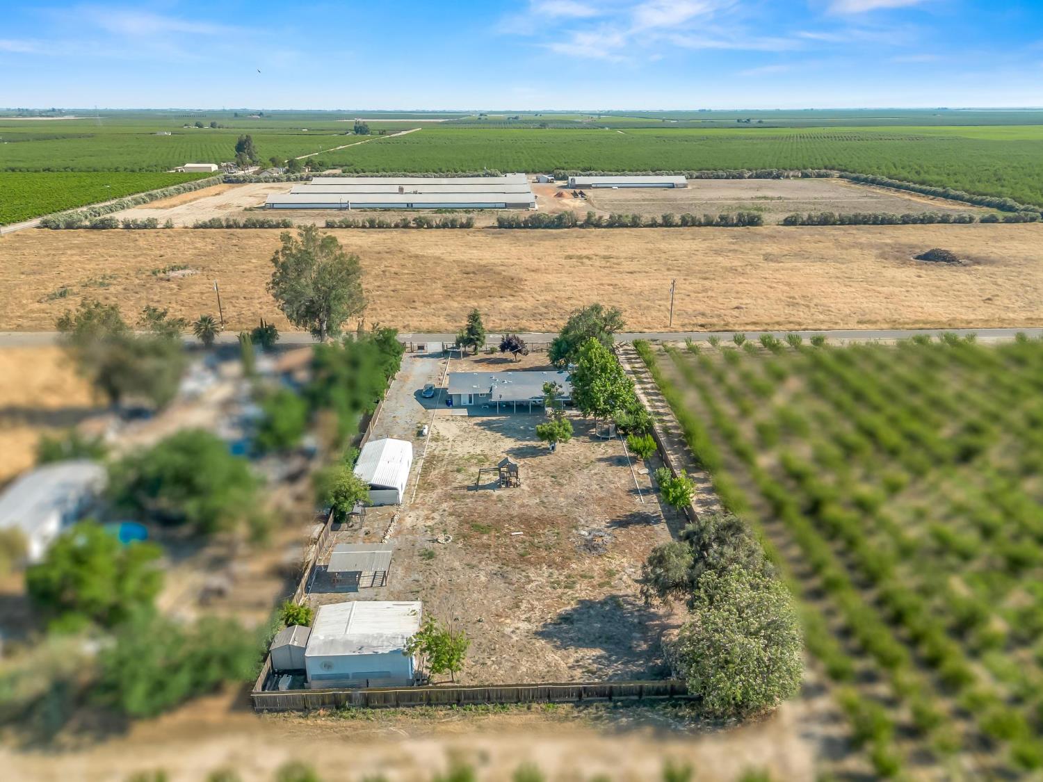 6110 W Nebraska Ave, Caruthers, CA 93609