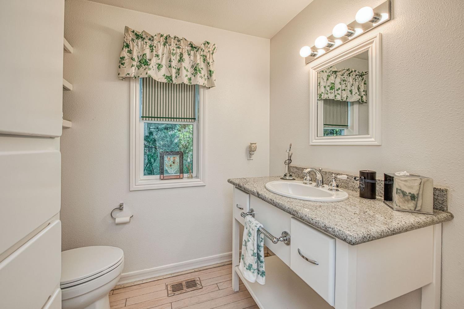 39649 Crest Point Ln, Shaver Lake, CA 93664