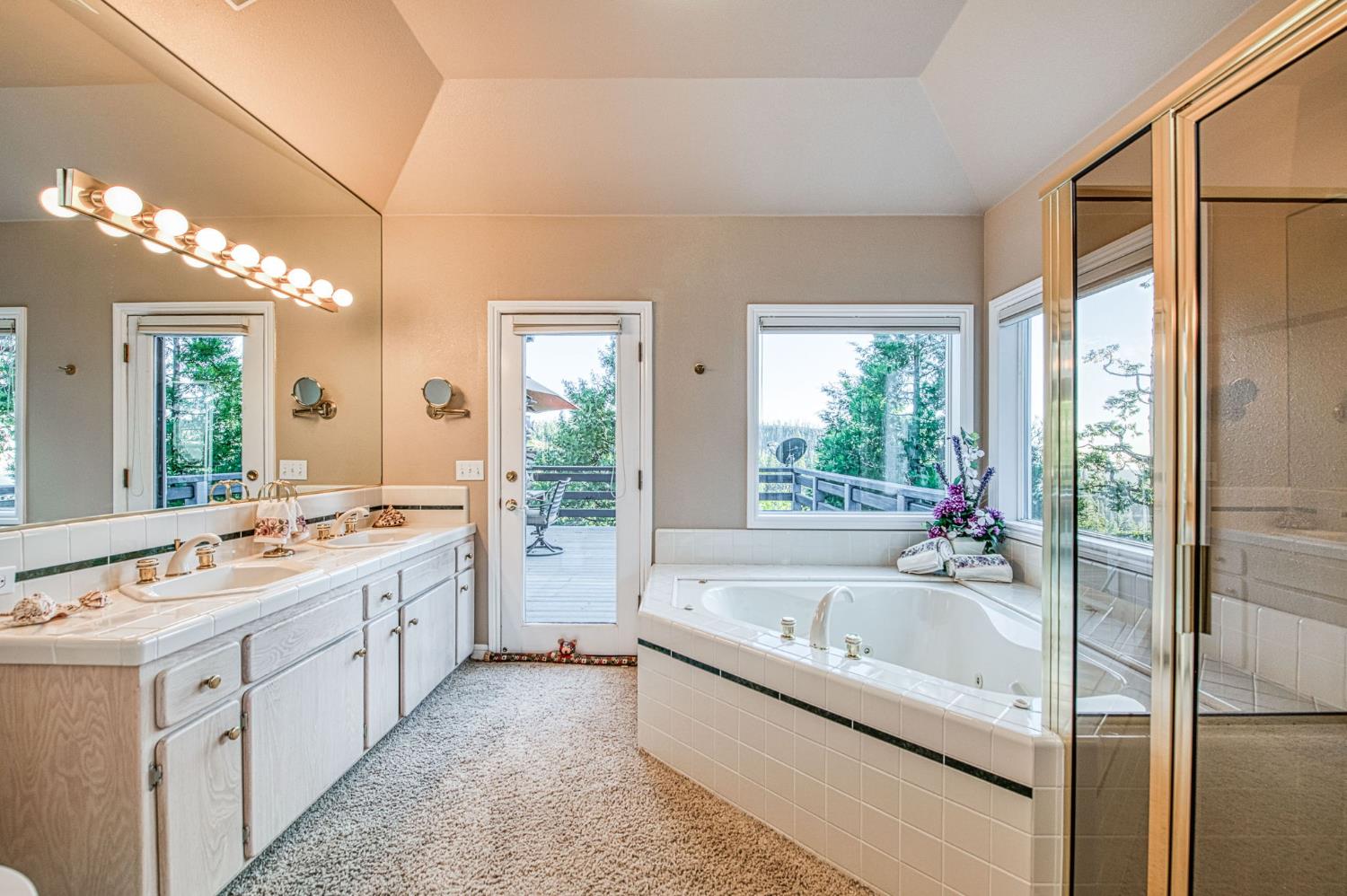 39649 Crest Point Ln, Shaver Lake, CA 93664