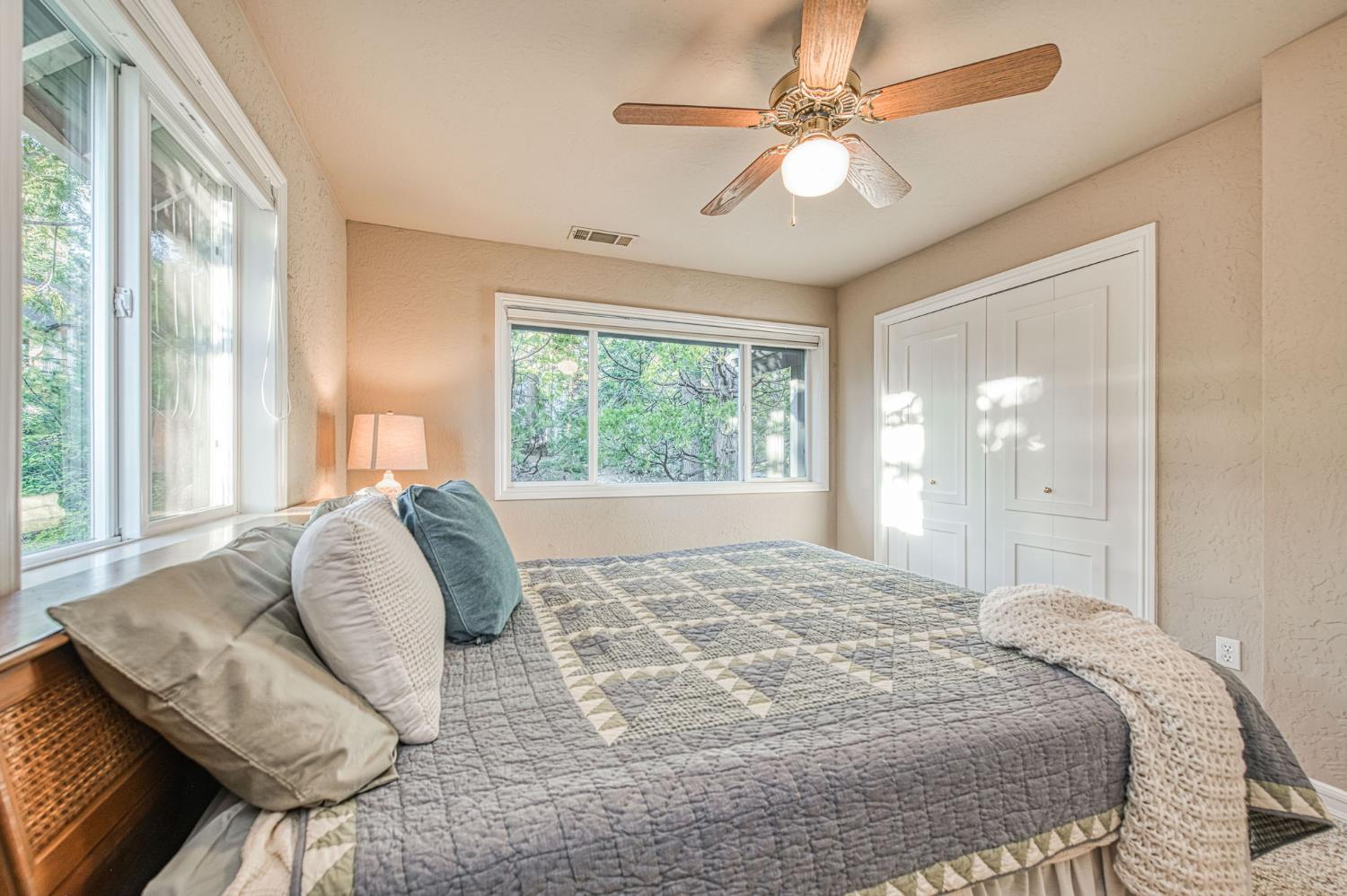 39649 Crest Point Ln, Shaver Lake, CA 93664