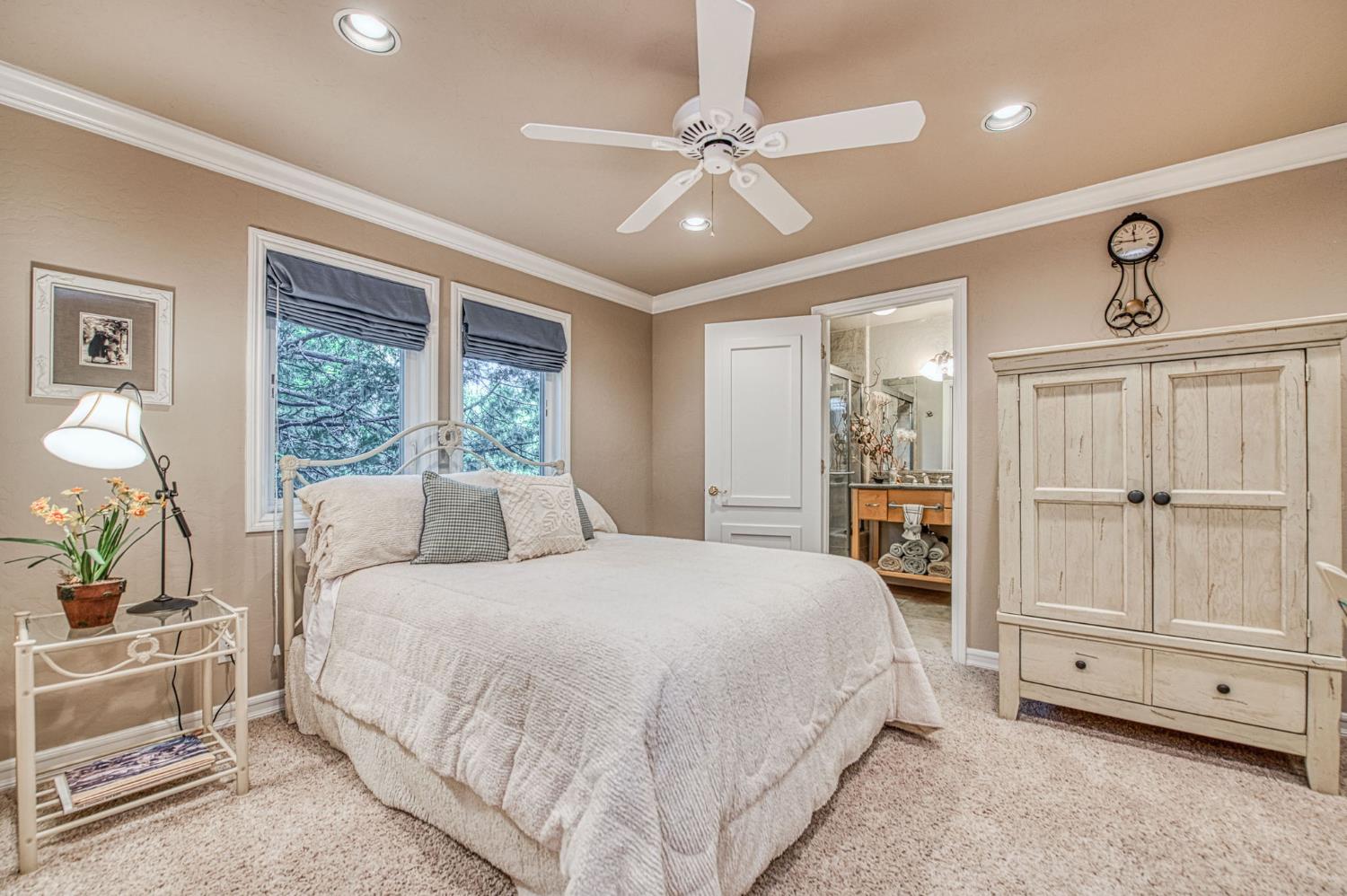 39649 Crest Point Ln, Shaver Lake, CA 93664