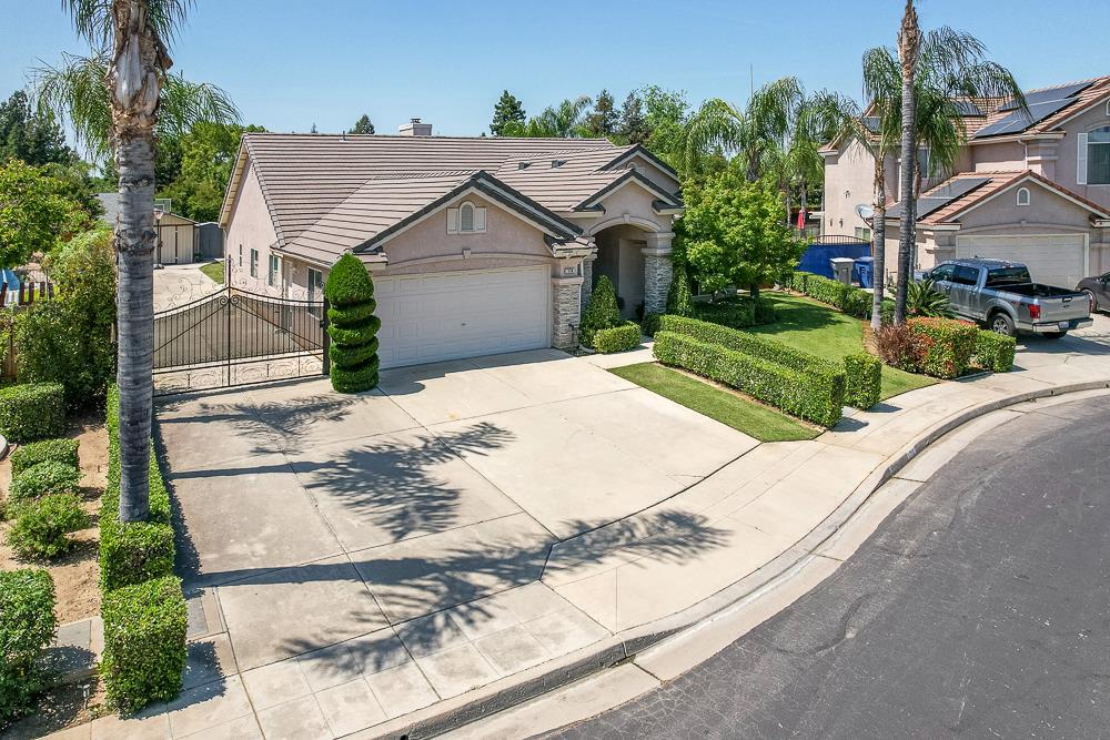 170 N Anderson Ave, Clovis, CA 93612