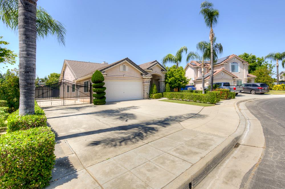 170 N Anderson Ave, Clovis, CA 93612