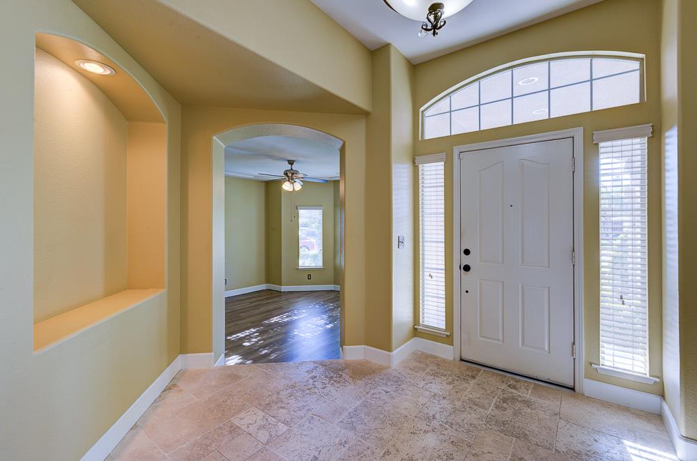 170 N Anderson Ave, Clovis, CA 93612
