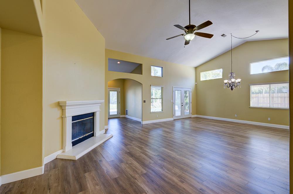 170 N Anderson Ave, Clovis, CA 93612