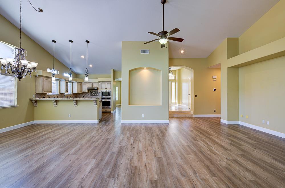 170 N Anderson Ave, Clovis, CA 93612