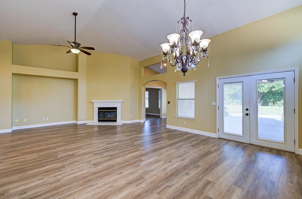 170 N Anderson Ave, Clovis, CA 93612