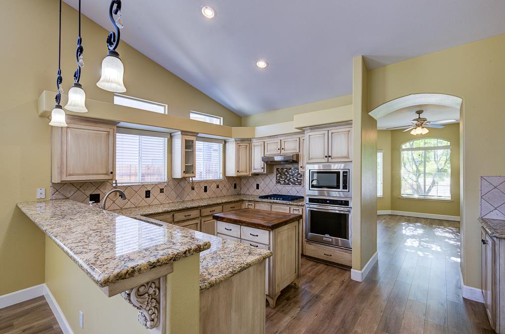 170 N Anderson Ave, Clovis, CA 93612
