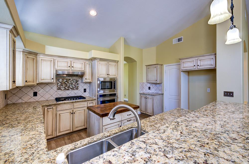 170 N Anderson Ave, Clovis, CA 93612