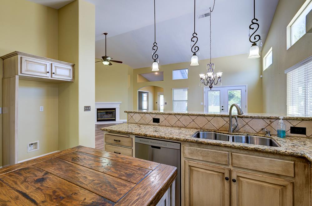 170 N Anderson Ave, Clovis, CA 93612
