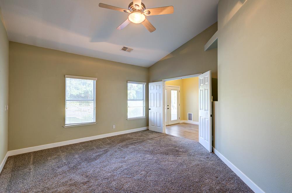 170 N Anderson Ave, Clovis, CA 93612