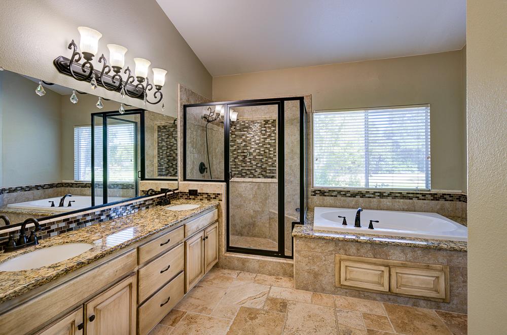 170 N Anderson Ave, Clovis, CA 93612