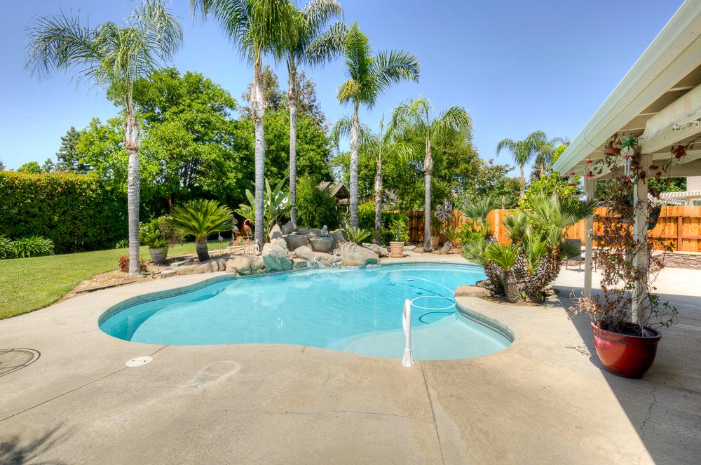 170 N Anderson Ave, Clovis, CA 93612