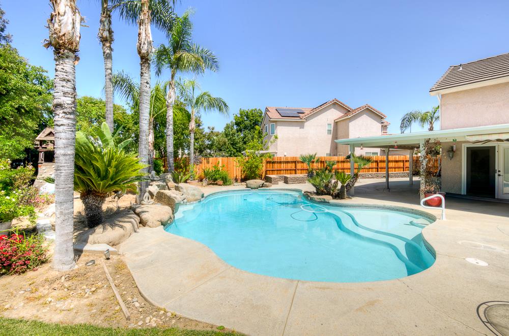 170 N Anderson Ave, Clovis, CA 93612