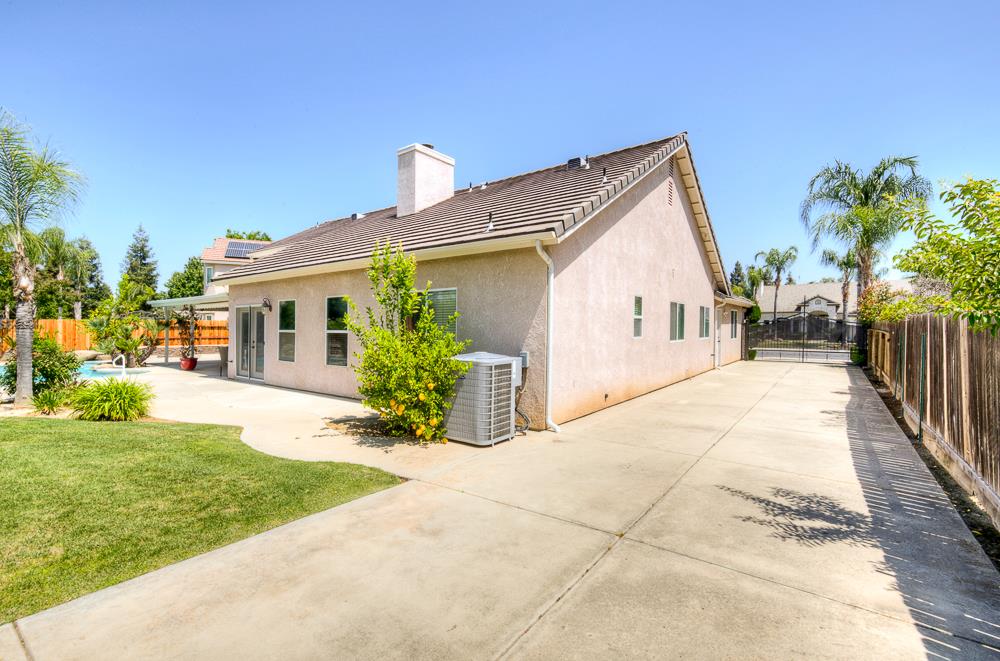 170 N Anderson Ave, Clovis, CA 93612