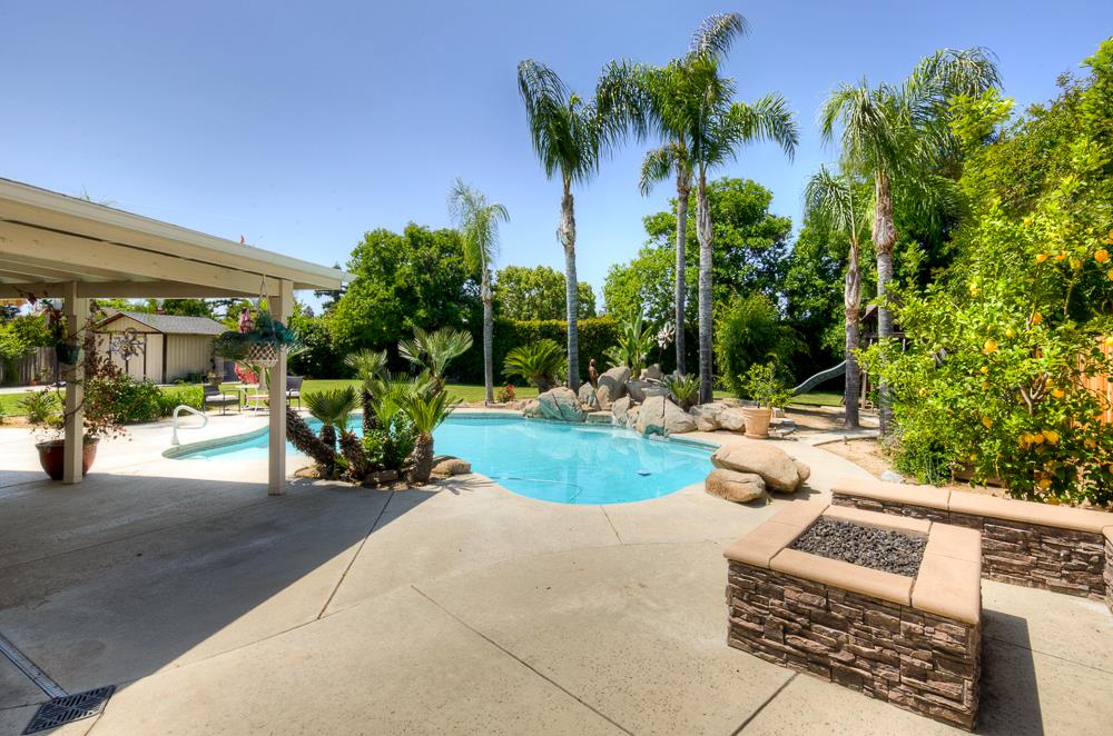 170 N Anderson Ave, Clovis, CA 93612