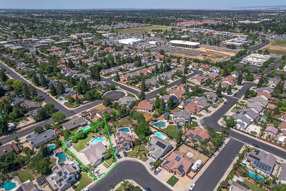 170 N Anderson Ave, Clovis, CA 93612
