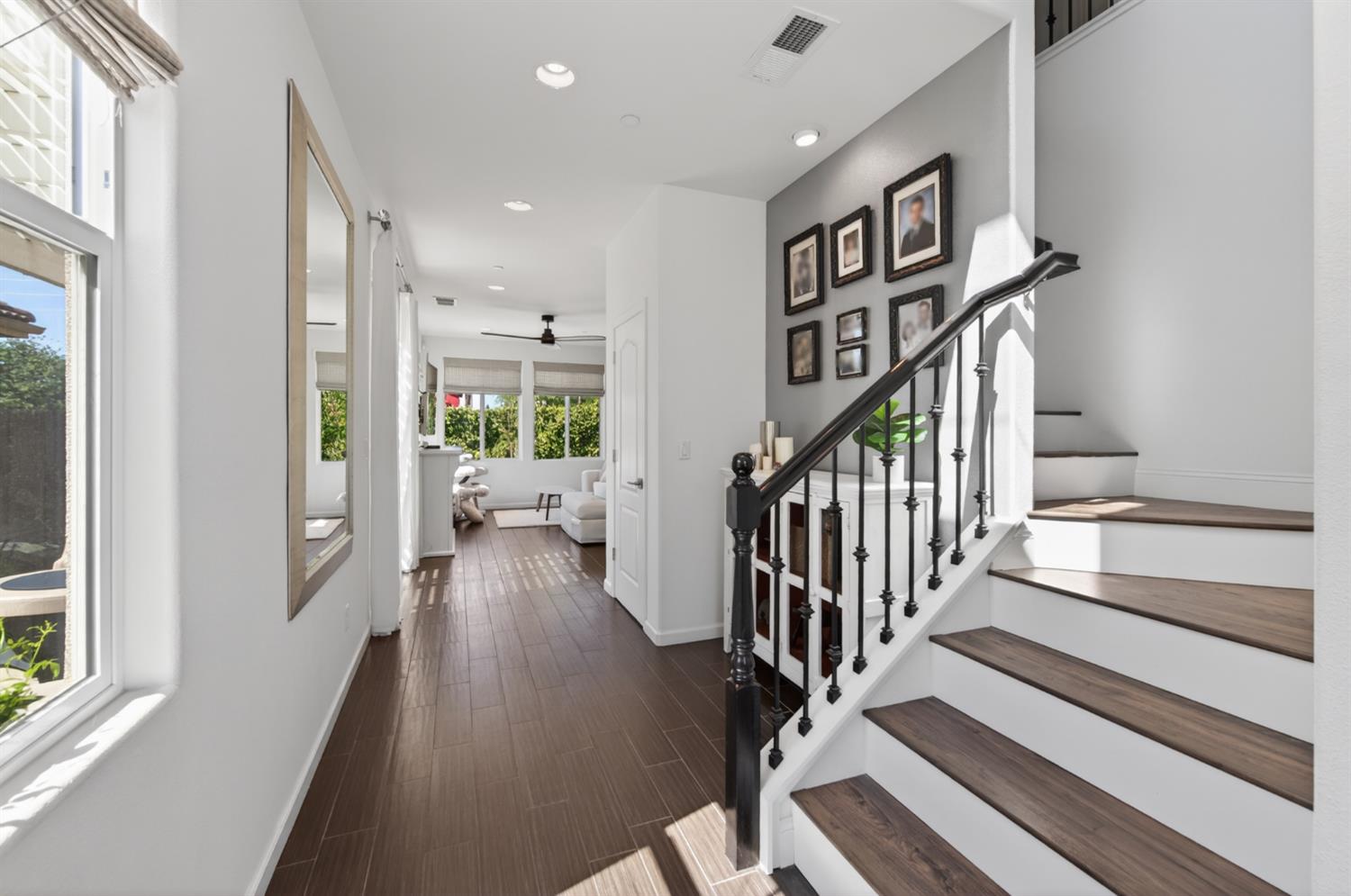 2102 E Makenna Dr, Fresno, CA 93730