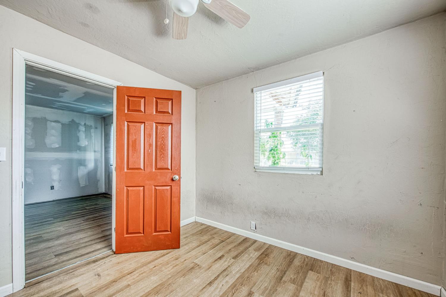 2450 Knowles St, Selma, CA 93662