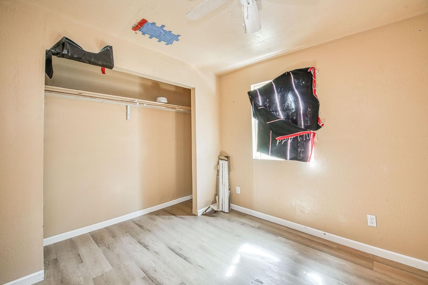 2450 Knowles St, Selma, CA 93662