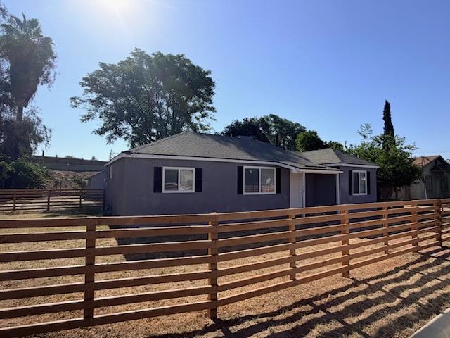 2448 Snyder Ave, Selma, CA 93662