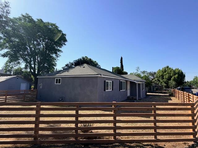 2448 Snyder Ave, Selma, CA 93662