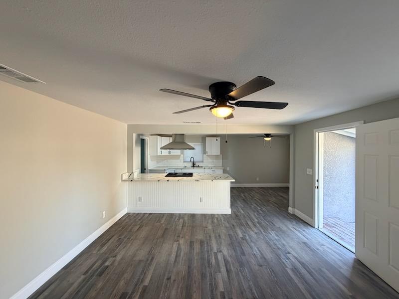 2448 Snyder Ave, Selma, CA 93662