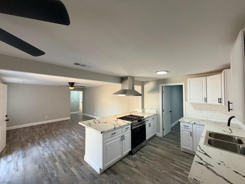 2448 Snyder Ave, Selma, CA 93662