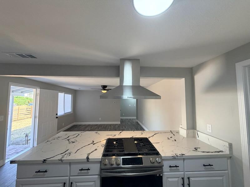 2448 Snyder Ave, Selma, CA 93662