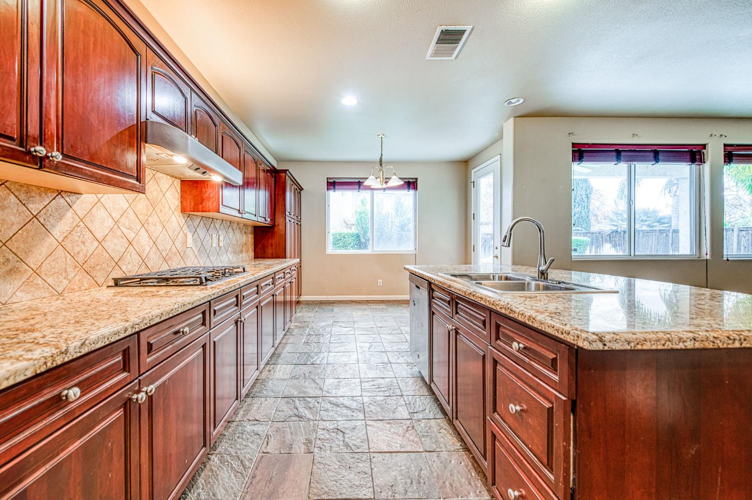 11078 Sawtooth Peak Way, Clovis, CA 93619