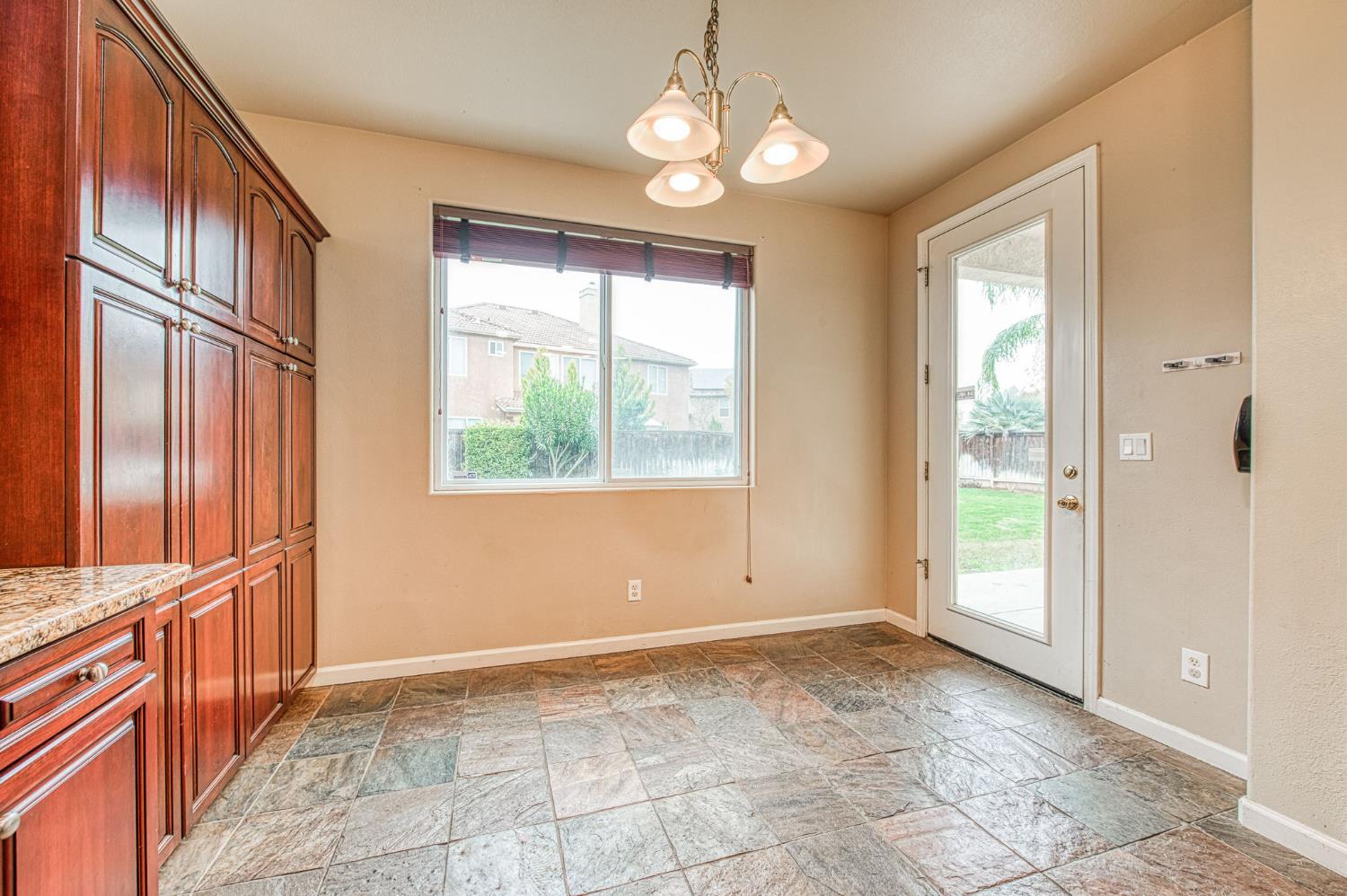 11078 Sawtooth Peak Way, Clovis, CA 93619