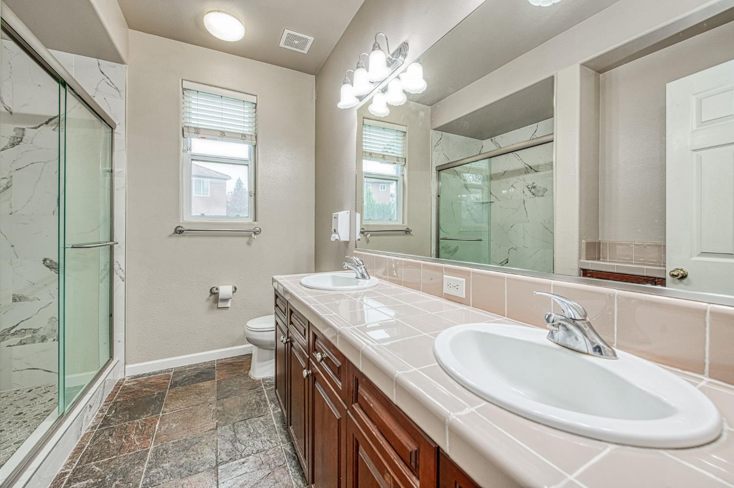 11078 Sawtooth Peak Way, Clovis, CA 93619