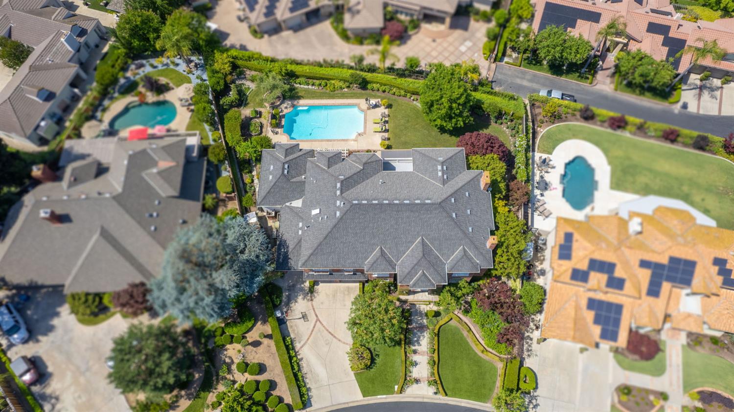 7661 N Pleasant Ave, Fresno, CA 93711