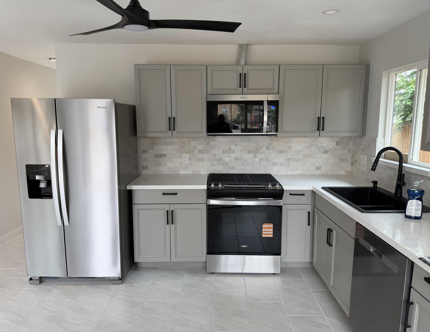 925 Jeffrey St, Bakersfield, CA 93305