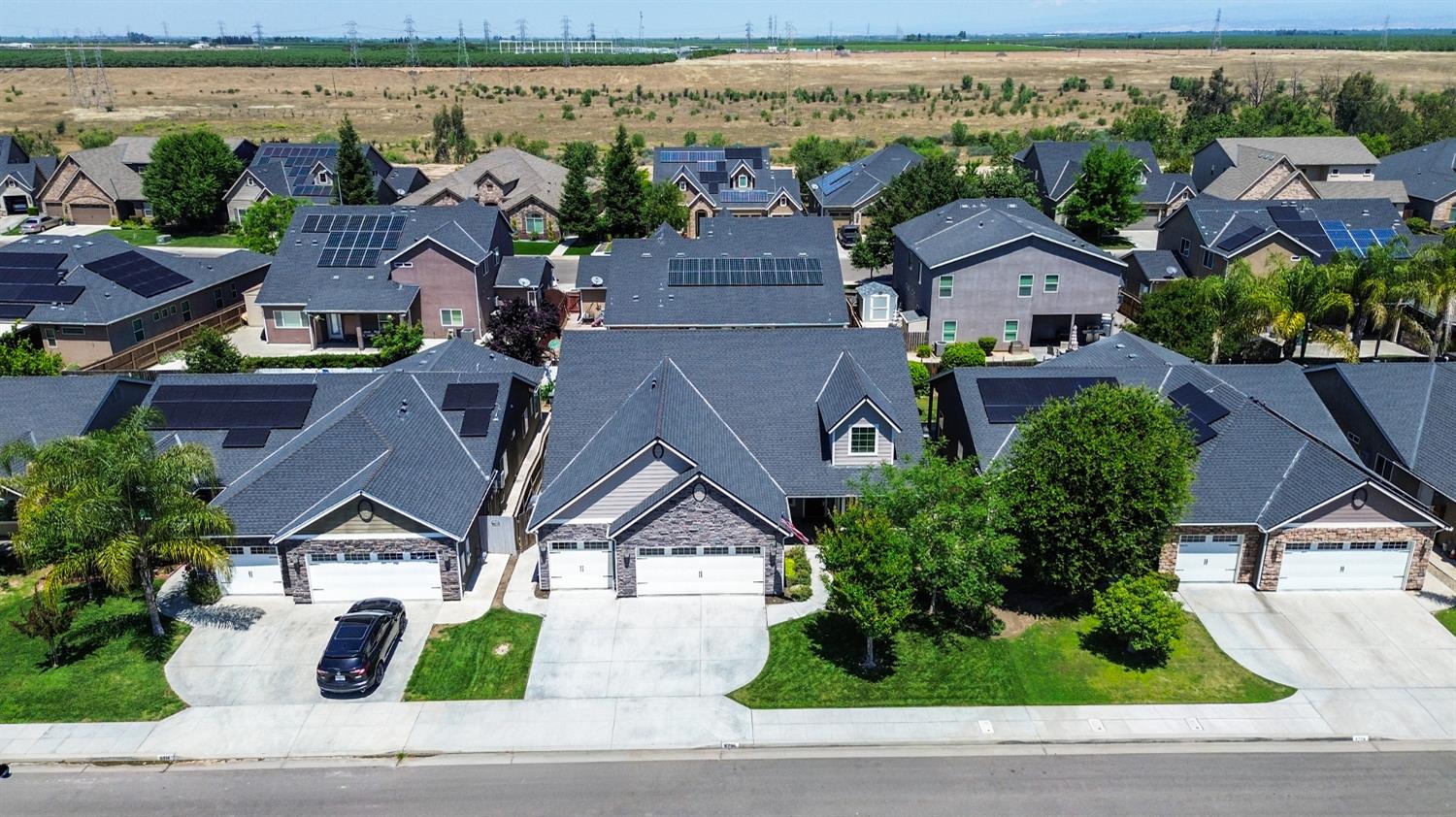 6796 W Oak Ave, Fresno, CA 93722