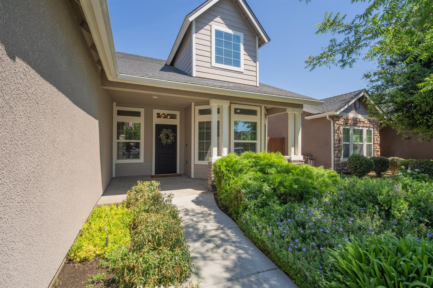 6796 W Oak Ave, Fresno, CA 93722