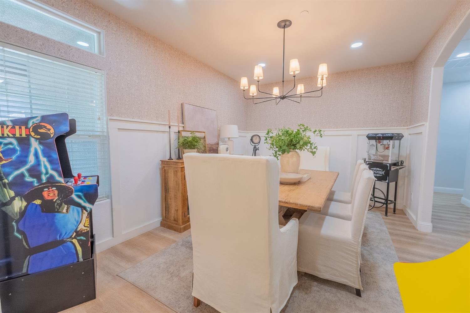 6796 W Oak Ave, Fresno, CA 93722