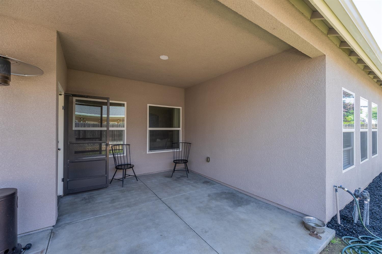 6796 W Oak Ave, Fresno, CA 93722