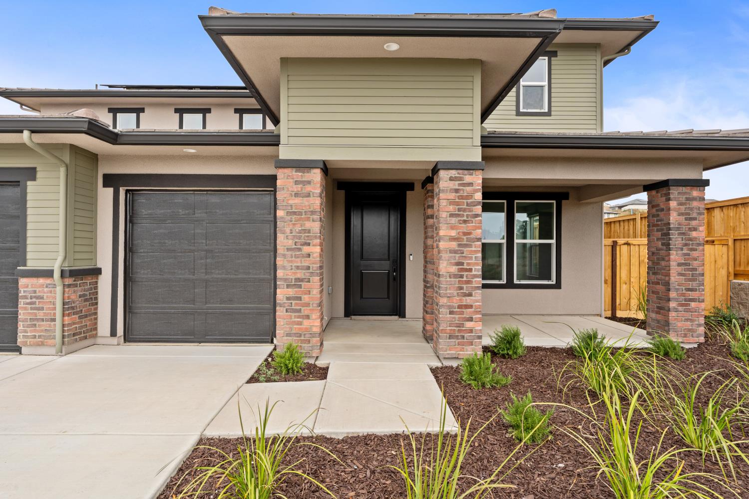 7945 Sierra Ct, Friant, CA 93626
