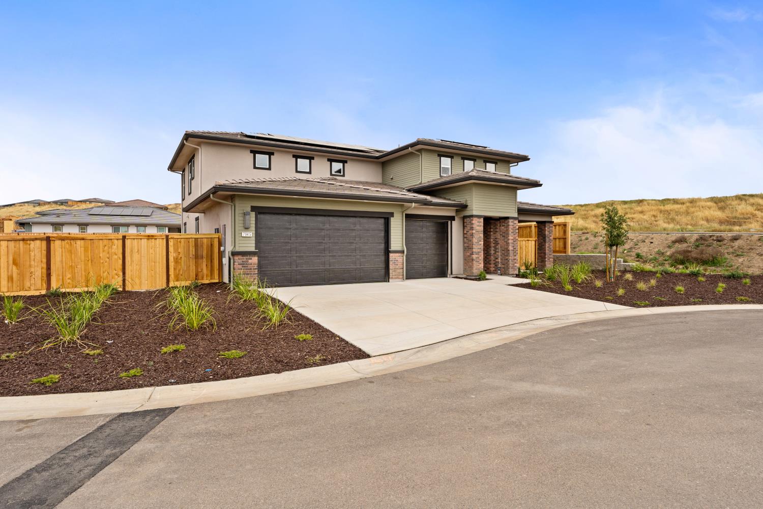 7945 Sierra Ct, Friant, CA 93626