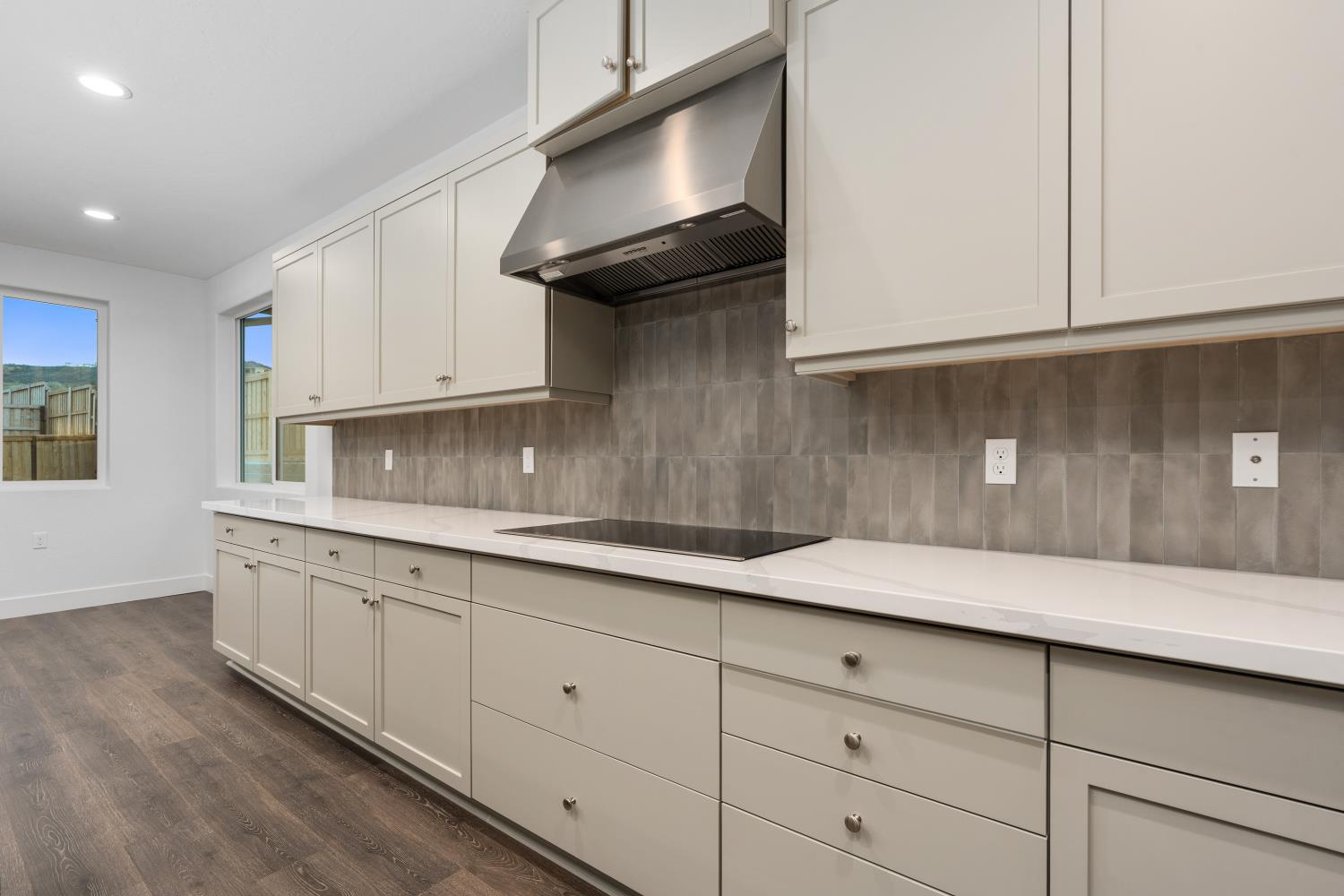 7945 Sierra Ct, Friant, CA 93626