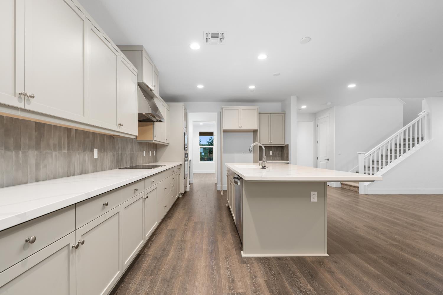 7945 Sierra Ct, Friant, CA 93626