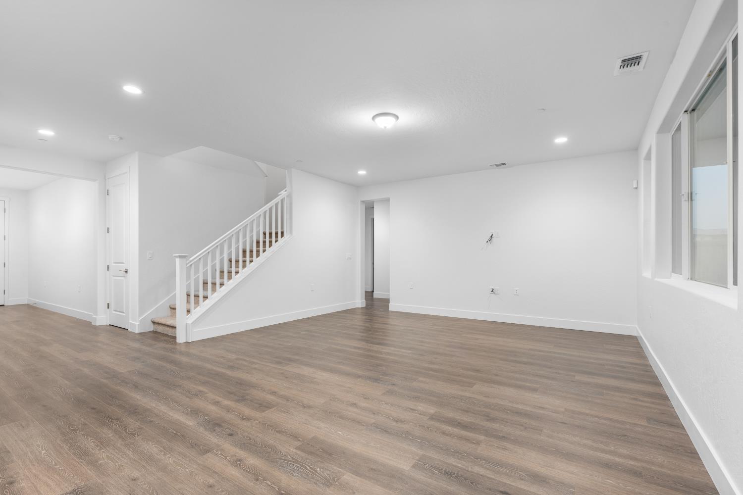 7945 Sierra Ct, Friant, CA 93626