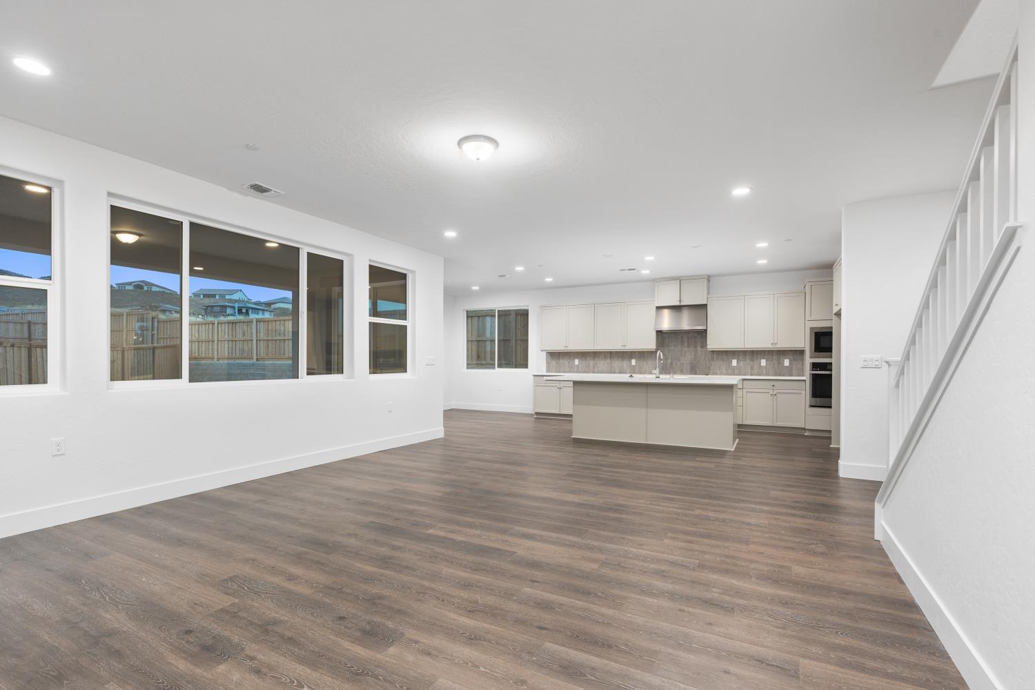 7945 Sierra Ct, Friant, CA 93626