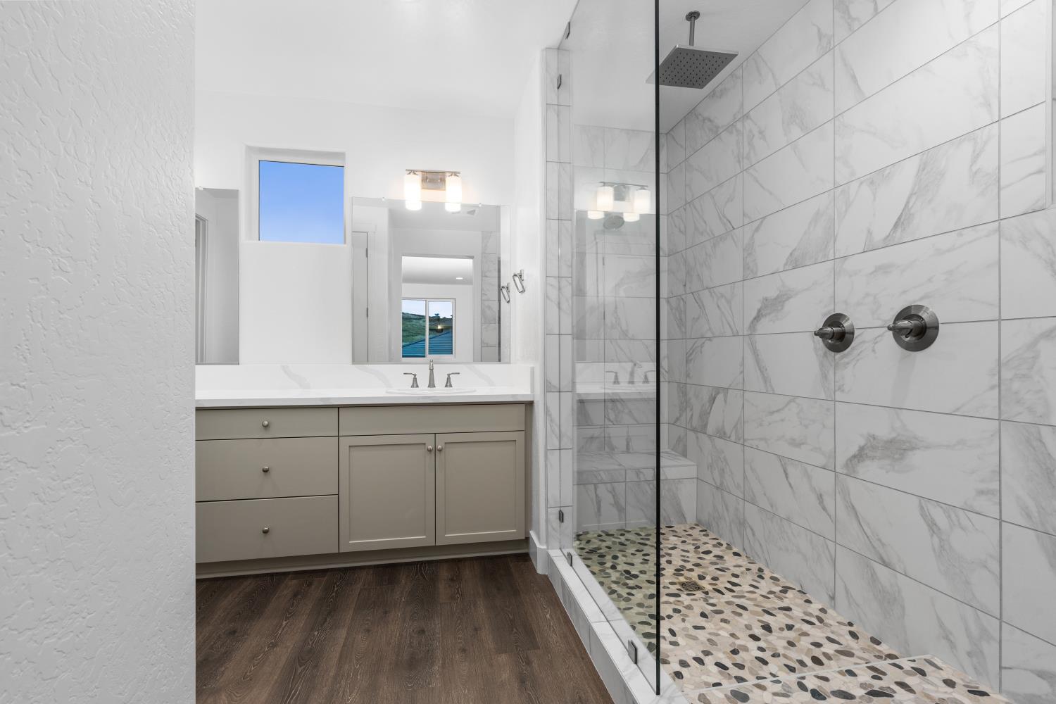 7945 Sierra Ct, Friant, CA 93626