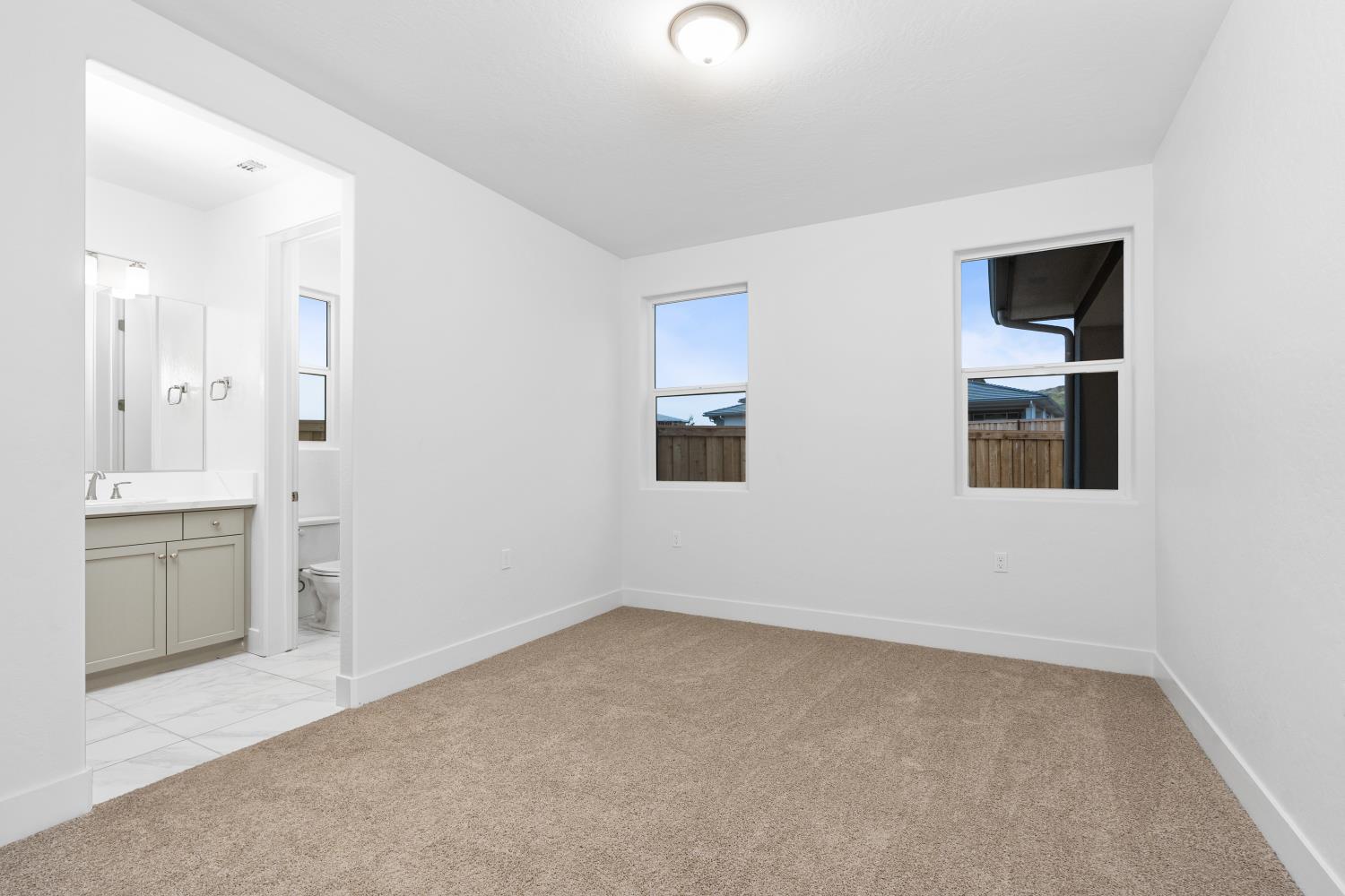 7945 Sierra Ct, Friant, CA 93626