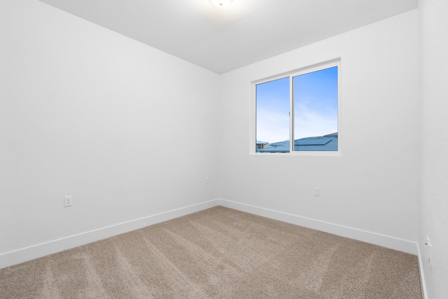 7945 Sierra Ct, Friant, CA 93626