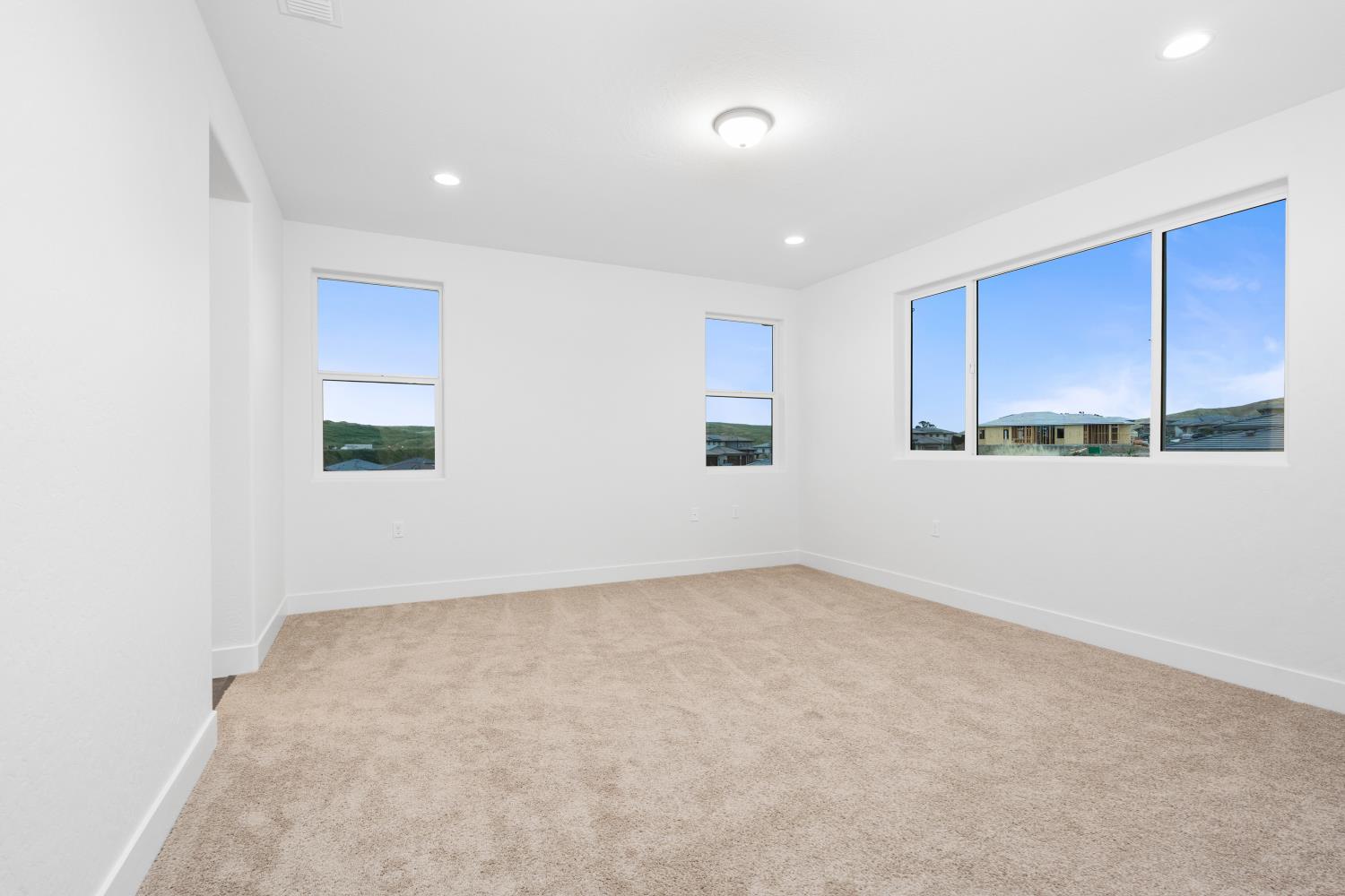 7945 Sierra Ct, Friant, CA 93626